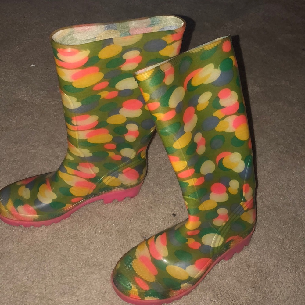 Women’s fashion rainboots